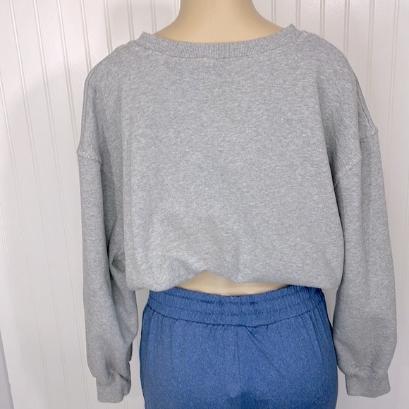 FL&L Heather Gray Embroidered Fuzzy Roomy Alex Sweatshirt Medium Like New - Picture 6 of 14